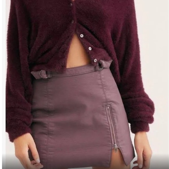 Free People Dresses & Skirts - Free people purple skirt
Very good condition
Mini leather (faux) skirt for women